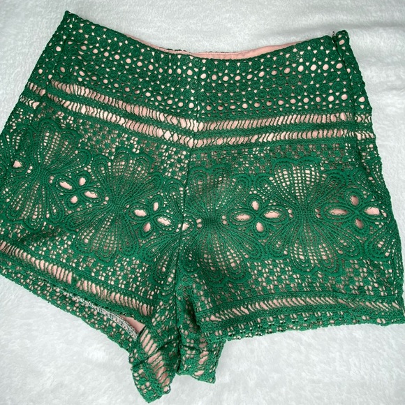 English Factory shorts Size Small Green lace - Picture 1 of 6